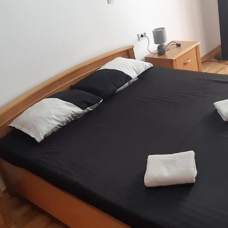 Daka-Maka Apartment Подгорица Екстериор снимка