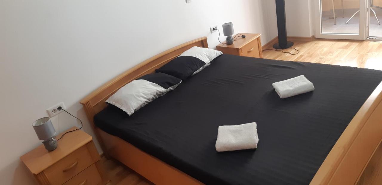 Daka-Maka Apartment Подгорица Екстериор снимка